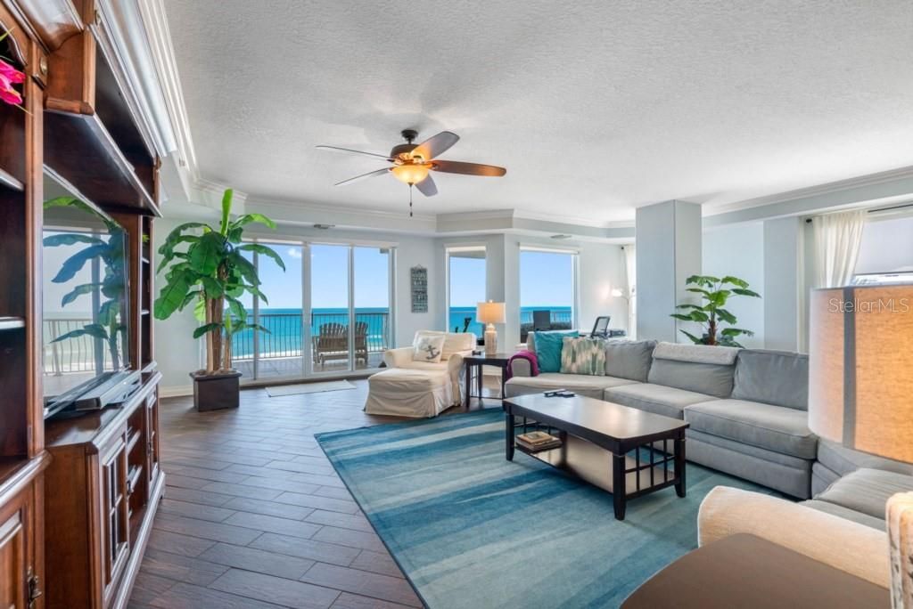 Image 10 of property listing at 19734 GULF BOULEVARD 402, Indian Shores, FL 33785