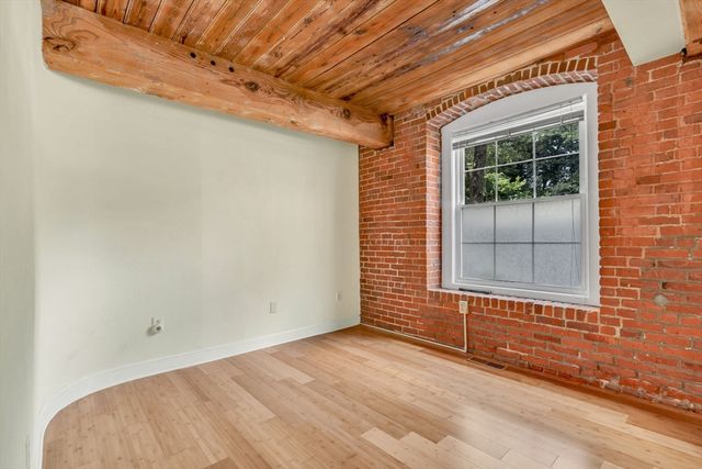 14 Sanford 7, Medway, MA 02053
