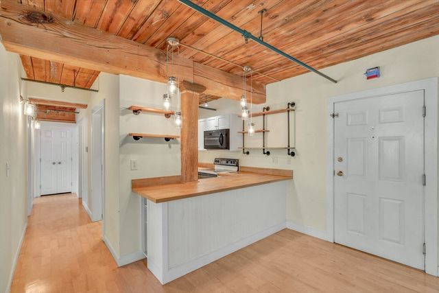14 Sanford 7, Medway, MA 02053