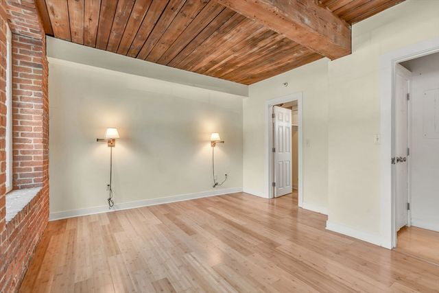 14 Sanford 7, Medway, MA 02053