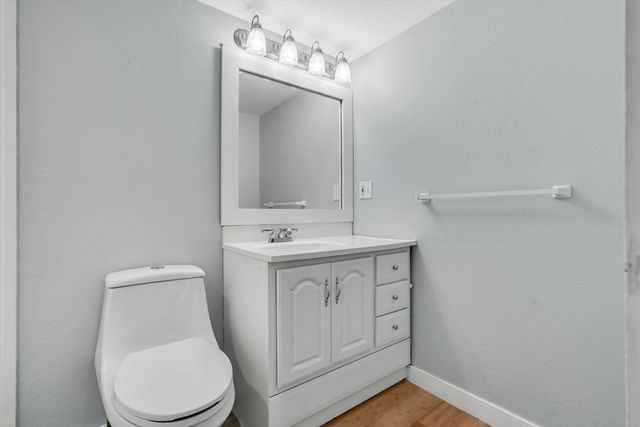 14 Sanford 7, Medway, MA 02053