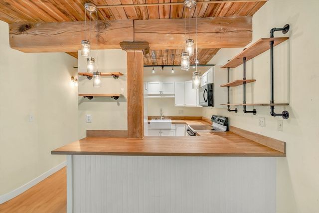 14 Sanford 7, Medway, MA 02053