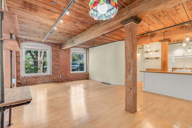 14 Sanford 7, Medway, MA 02053
