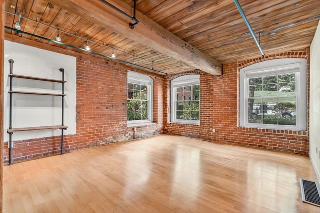 14 Sanford 7, Medway, MA 02053