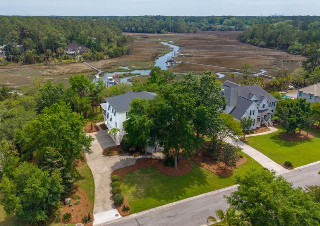 2324 Darts Cove Way, Mount Pleasant, SC 29466
