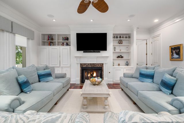 2324 Darts Cove Way, Mount Pleasant, SC 29466