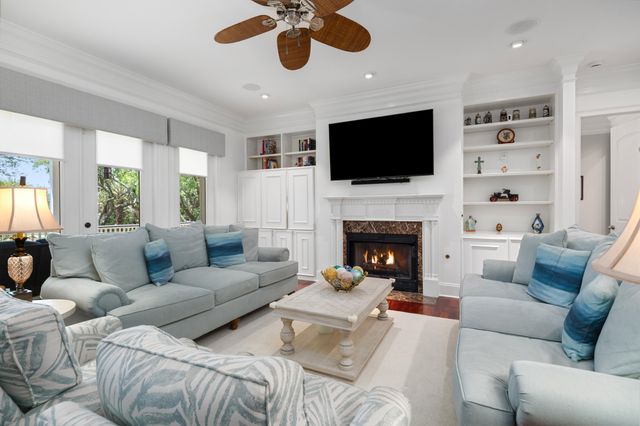 2324 Darts Cove Way, Mount Pleasant, SC 29466
