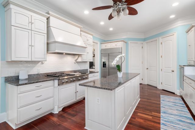 2324 Darts Cove Way, Mount Pleasant, SC 29466