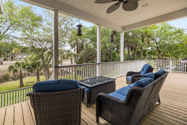 2324 Darts Cove Way, Mount Pleasant, SC 29466
