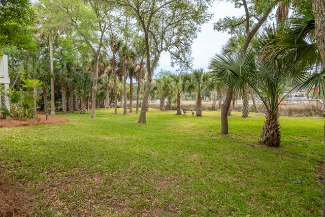 2324 Darts Cove Way, Mount Pleasant, SC 29466