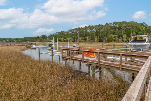 2324 Darts Cove Way, Mount Pleasant, SC 29466