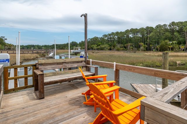 2324 Darts Cove Way, Mount Pleasant, SC 29466