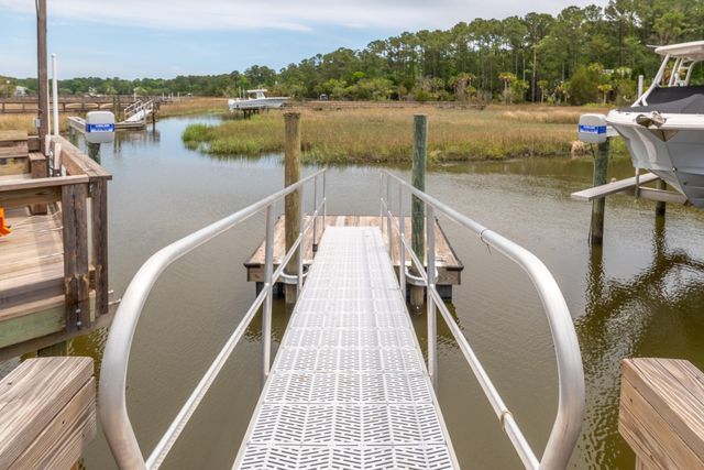 2324 Darts Cove Way, Mount Pleasant, SC 29466