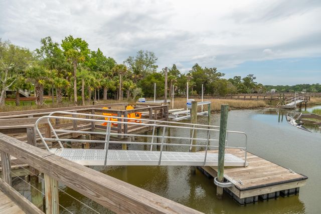 2324 Darts Cove Way, Mount Pleasant, SC 29466