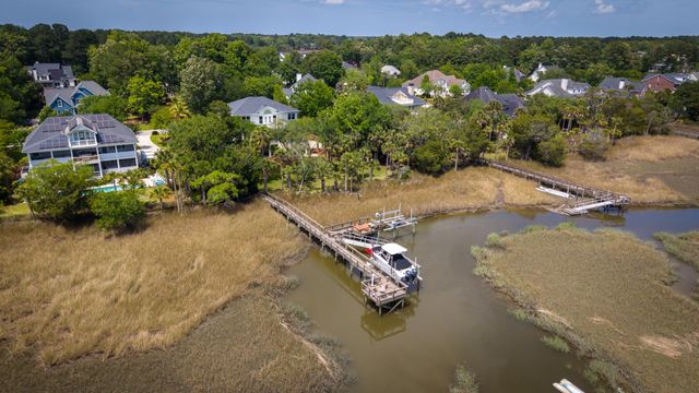 2324 Darts Cove Way, Mount Pleasant, SC 29466