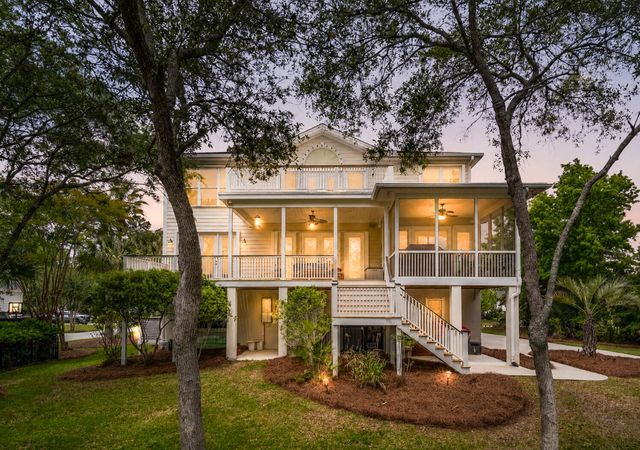 2324 Darts Cove Way, Mount Pleasant, SC 29466