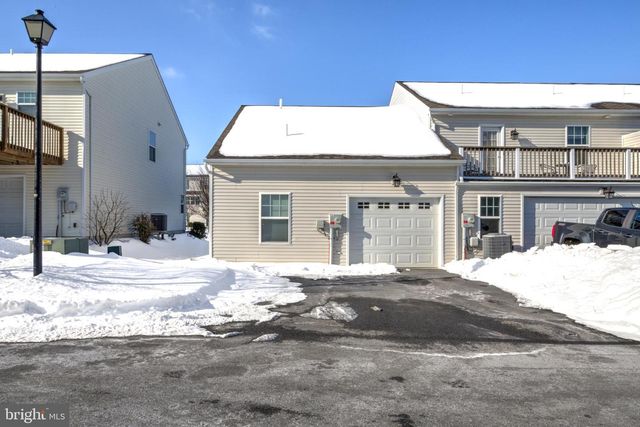 207 NORBURY CIR, Willow Street, PA 17584