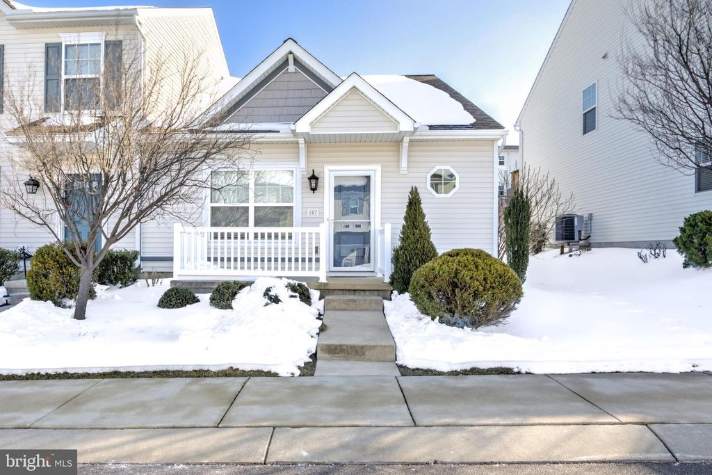 207 NORBURY CIR, Willow Street, PA 17584