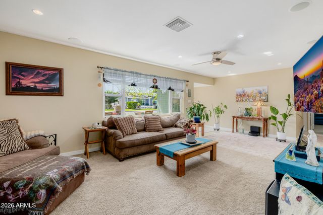 4942 E WHITTON Avenue, Phoenix, AZ 85018