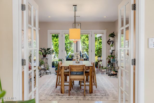 4942 E WHITTON Avenue, Phoenix, AZ 85018