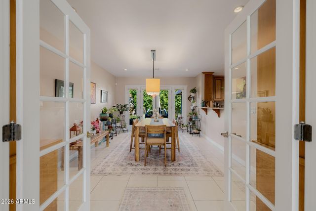 4942 E WHITTON Avenue, Phoenix, AZ 85018