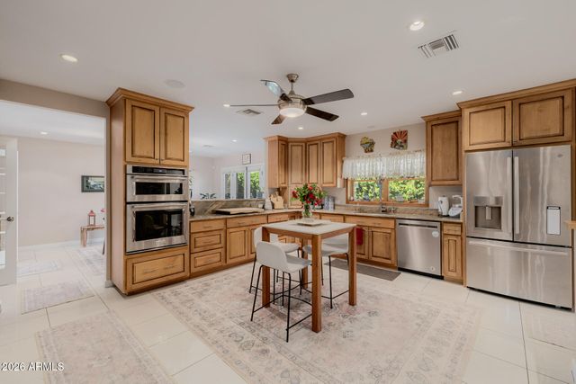 4942 E WHITTON Avenue, Phoenix, AZ 85018