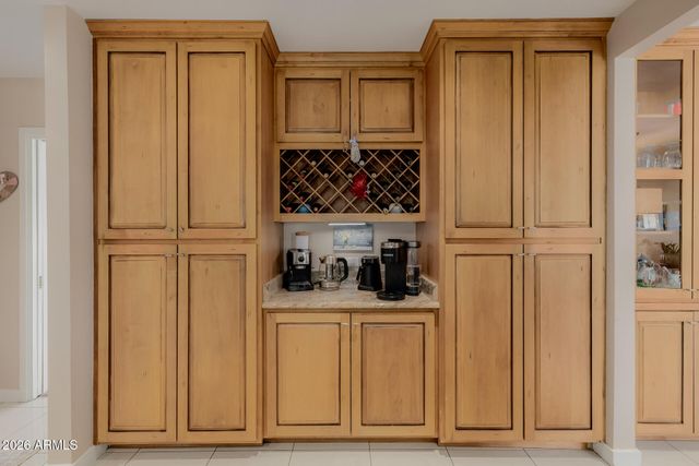 4942 E WHITTON Avenue, Phoenix, AZ 85018