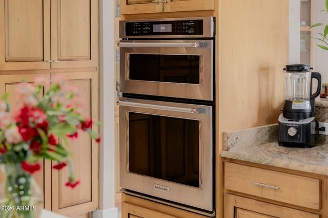 4942 E WHITTON Avenue, Phoenix, AZ 85018