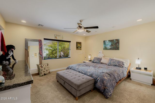 4942 E WHITTON Avenue, Phoenix, AZ 85018