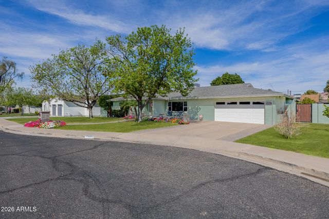 4942 E WHITTON Avenue, Phoenix, AZ 85018