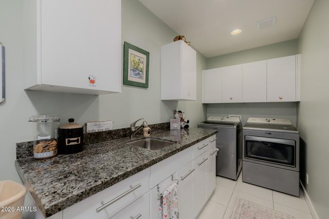 4942 E WHITTON Avenue, Phoenix, AZ 85018