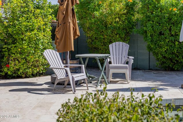 4942 E WHITTON Avenue, Phoenix, AZ 85018