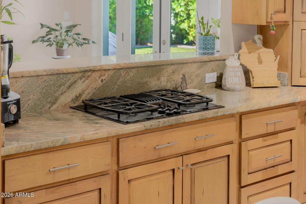 Image 39 of property listing at 4942 E WHITTON Avenue, Phoenix, AZ 85018