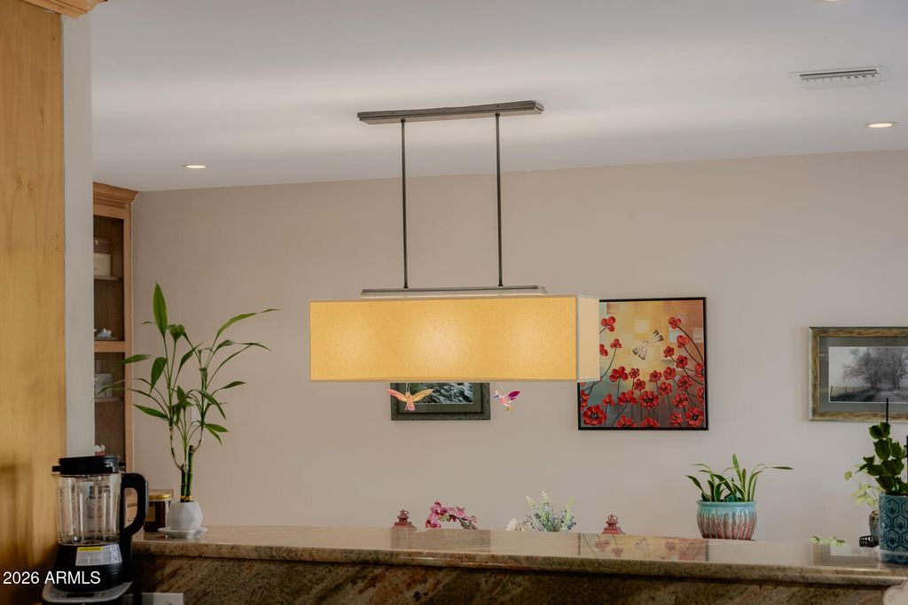 Image 40 of property listing at 4942 E WHITTON Avenue, Phoenix, AZ 85018