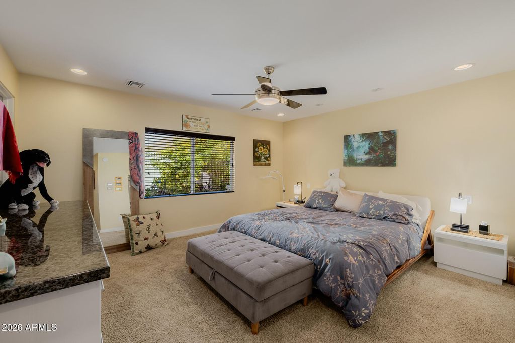 Image 45 of property listing at 4942 E WHITTON Avenue, Phoenix, AZ 85018