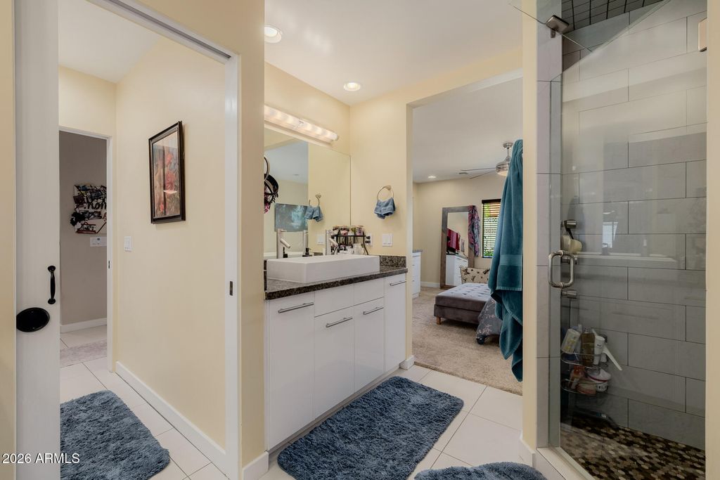 Image 51 of property listing at 4942 E WHITTON Avenue, Phoenix, AZ 85018