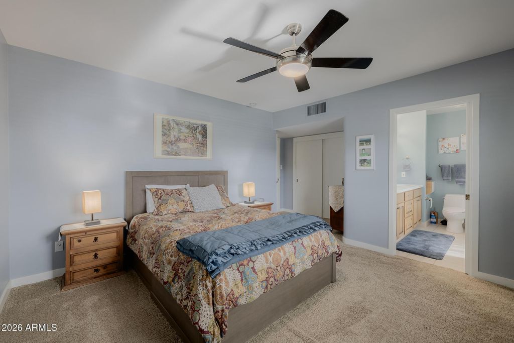 Image 58 of property listing at 4942 E WHITTON Avenue, Phoenix, AZ 85018