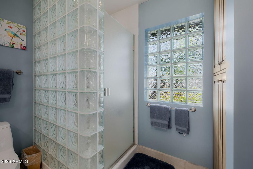 Image 63 of property listing at 4942 E WHITTON Avenue, Phoenix, AZ 85018