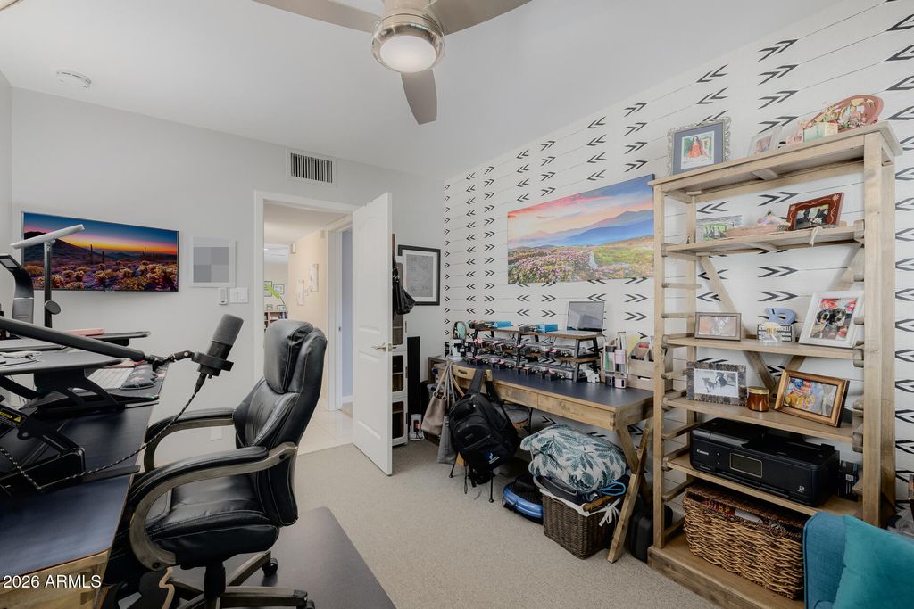 Image 64 of property listing at 4942 E WHITTON Avenue, Phoenix, AZ 85018