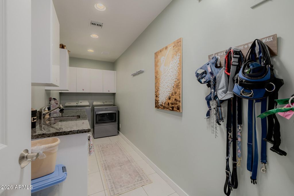 Image 68 of property listing at 4942 E WHITTON Avenue, Phoenix, AZ 85018