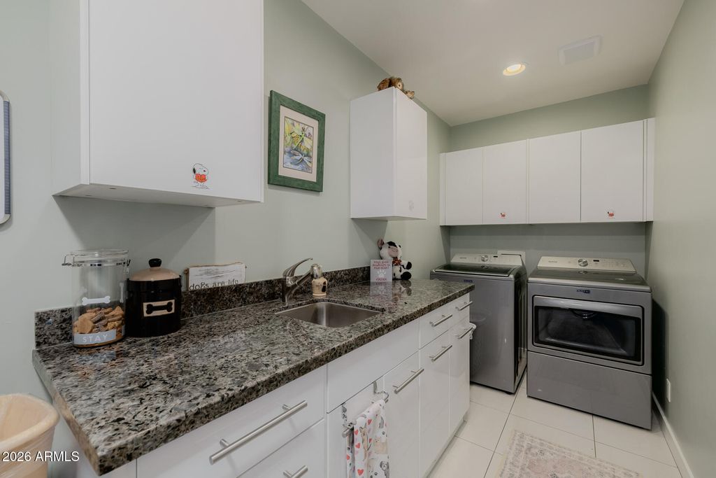 Image 69 of property listing at 4942 E WHITTON Avenue, Phoenix, AZ 85018