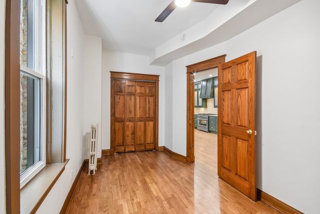 5218 S Dorchester Avenue 1, Chicago, IL 60615