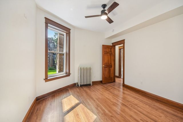 5218 S Dorchester Avenue 1, Chicago, IL 60615