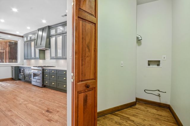 5218 S Dorchester Avenue 1, Chicago, IL 60615