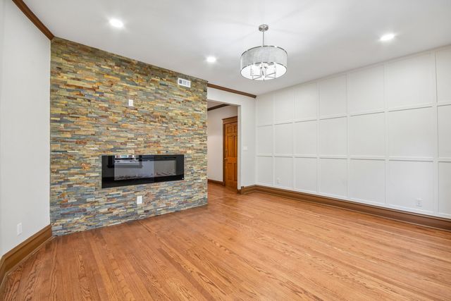 5218 S Dorchester Avenue 1, Chicago, IL 60615