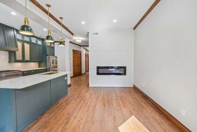 5218 S Dorchester Avenue 1, Chicago, IL 60615