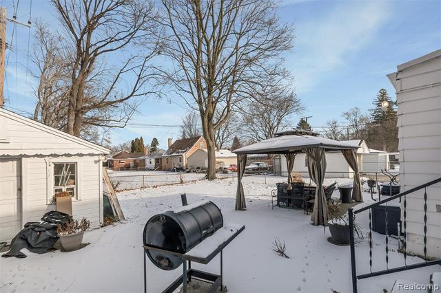 21720 Pembroke Avenue, Detroit, MI 48219