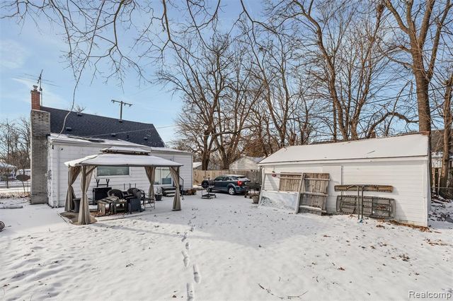 21720 Pembroke Avenue, Detroit, MI 48219