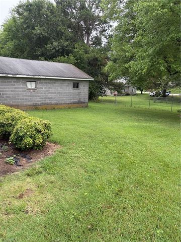 1308 Carolina Avenue, Eden, NC 27288