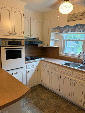 1308 Carolina Avenue, Eden, NC 27288